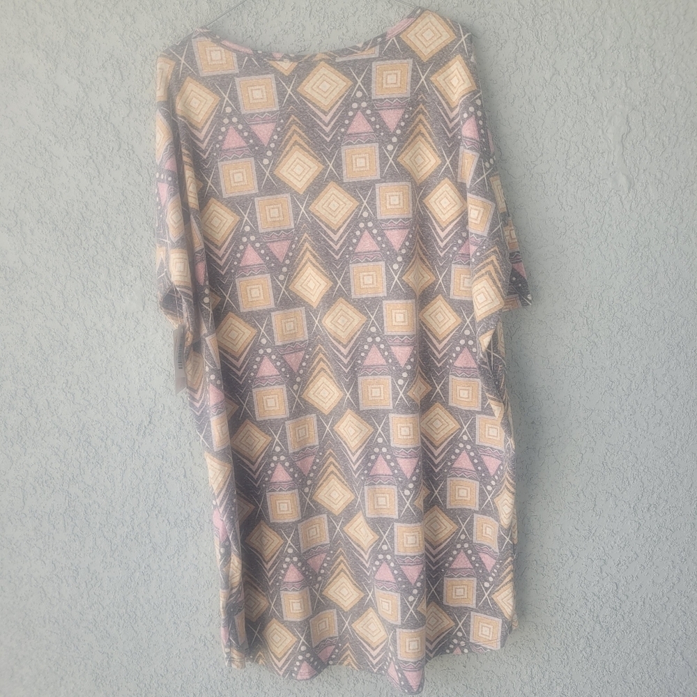 New LuLaRoe Irma Tunic Cover Up Swim Pool Geometric Oversized Shirt - Picture 6 of 8